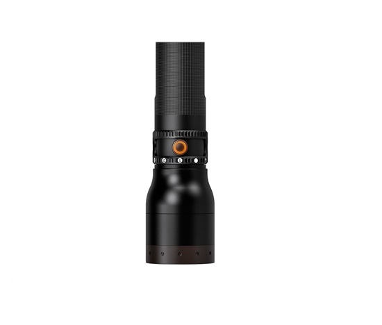 Ledlenser P17R CORE ruční svítilna