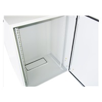 XtendLan 19" venkovní vodotěsný rozvaděč 20U 600x450, krytí IP55, nosnost 65kg, 3-bodový zámek, šedý