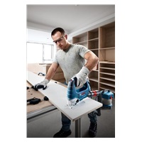 Bosch GST 750 kmitací pilka, 520 W, hloubka řezu ve dřevě	75 mm, stopka T, příruční kufr