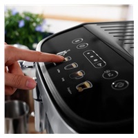 BAZAR - DeLonghi Magnifica Evo ECAM 290.31.SB automatický kávovar, 1450 W, 15 bar, vestavěný mlýnek - opraveno