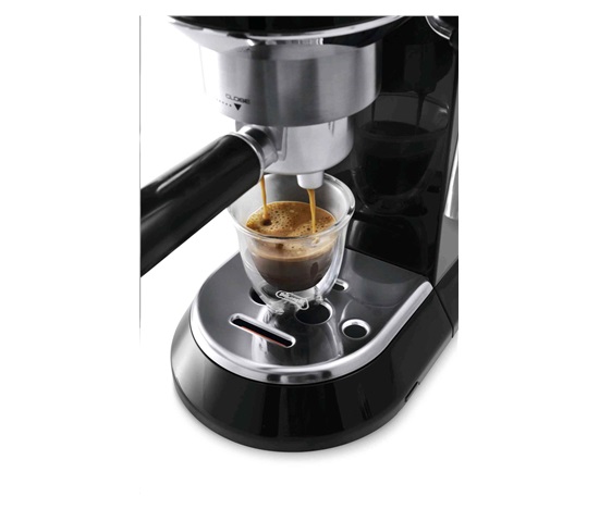 BAZAR - DELONGHI EC 685 BK pákové espresso - Poškozený obal (Komplet)