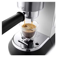 DeLonghi Dedica EC685.W Style pákový kávovar, 1450 W, 15 bar, technologie Thermoblock, Cappuccino systém, bílá