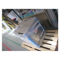 BAZAR - TRITON 19" jednodílný rozvaděč 12U/500mm, odnímatelné boční kryty, černý - rozbité sklo, škrábanec