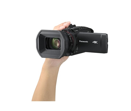 BAZAR - Panasonic HC-X1200 (4K/60p 10-bit, 1/2,5", 24x zoom, 25mm, OIS) - Poškozený obal (Komplet)